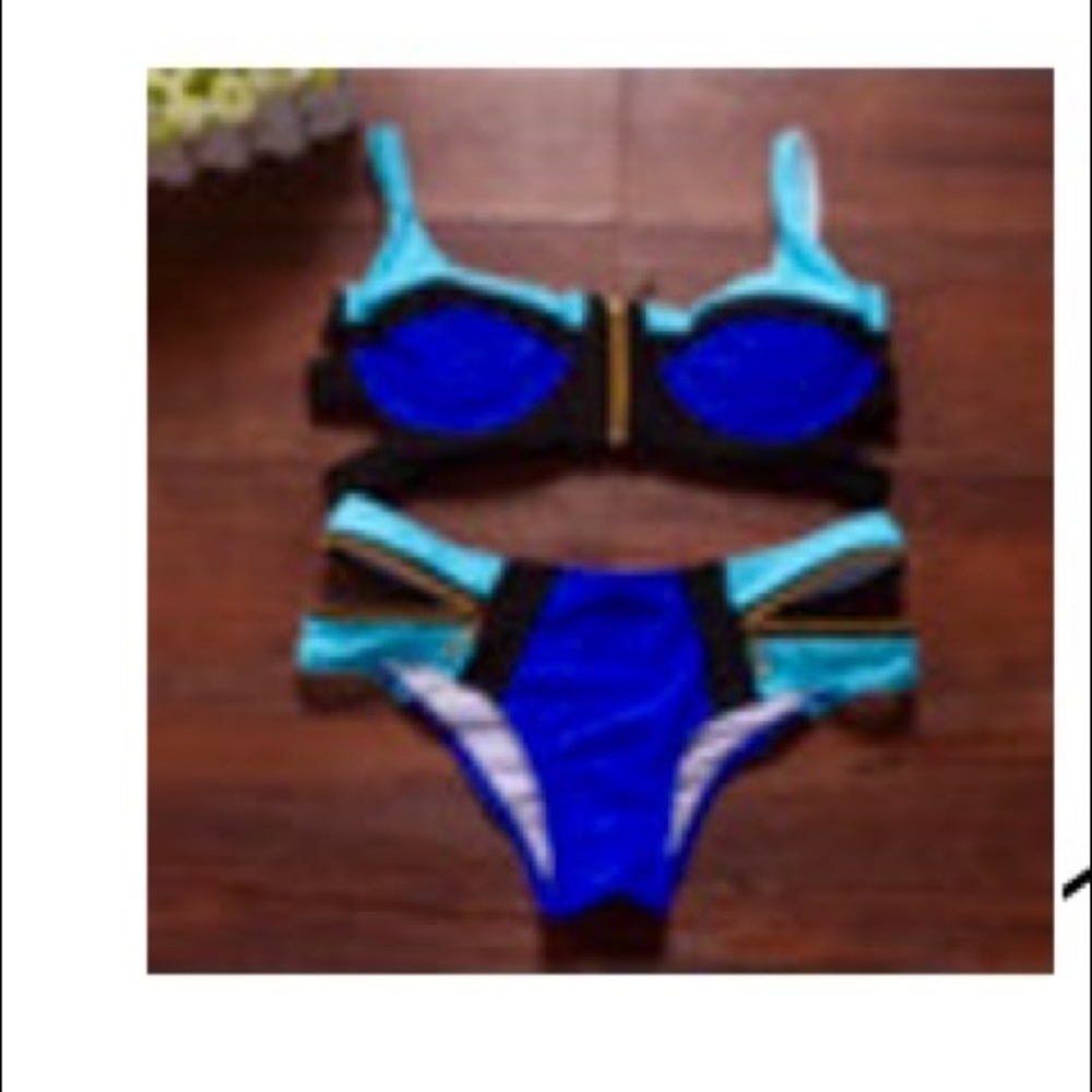 SOLD*Cut out 2 piece SET swimsuit
